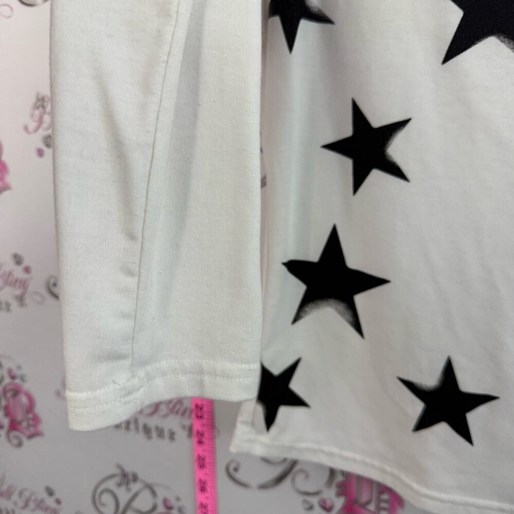 Long sleeve star shirt Women's Long-Sleeve Star Print Top - White/Black - Picture 8 of 11